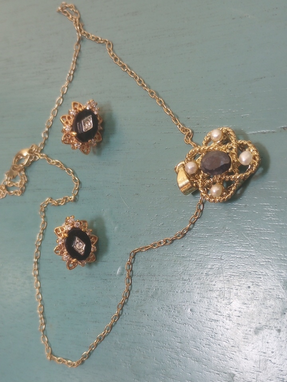 Vintage-Inspired Gold Necklace and Earring Set with Black and Pearl Accents